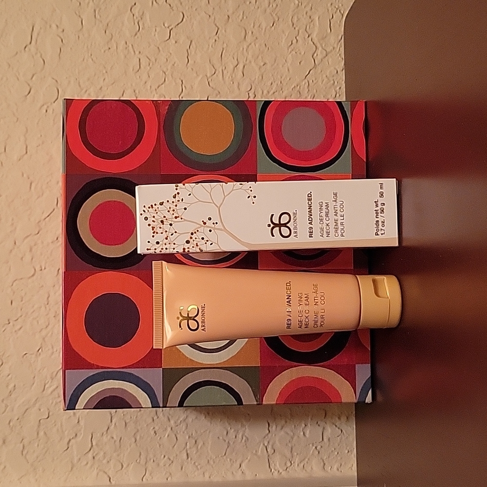 ARBONNE AGE DEFYING NECK CREAM - Picture 5 of 8